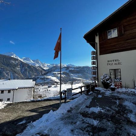 Hotel Pez Ault Disentis Exteriör bild