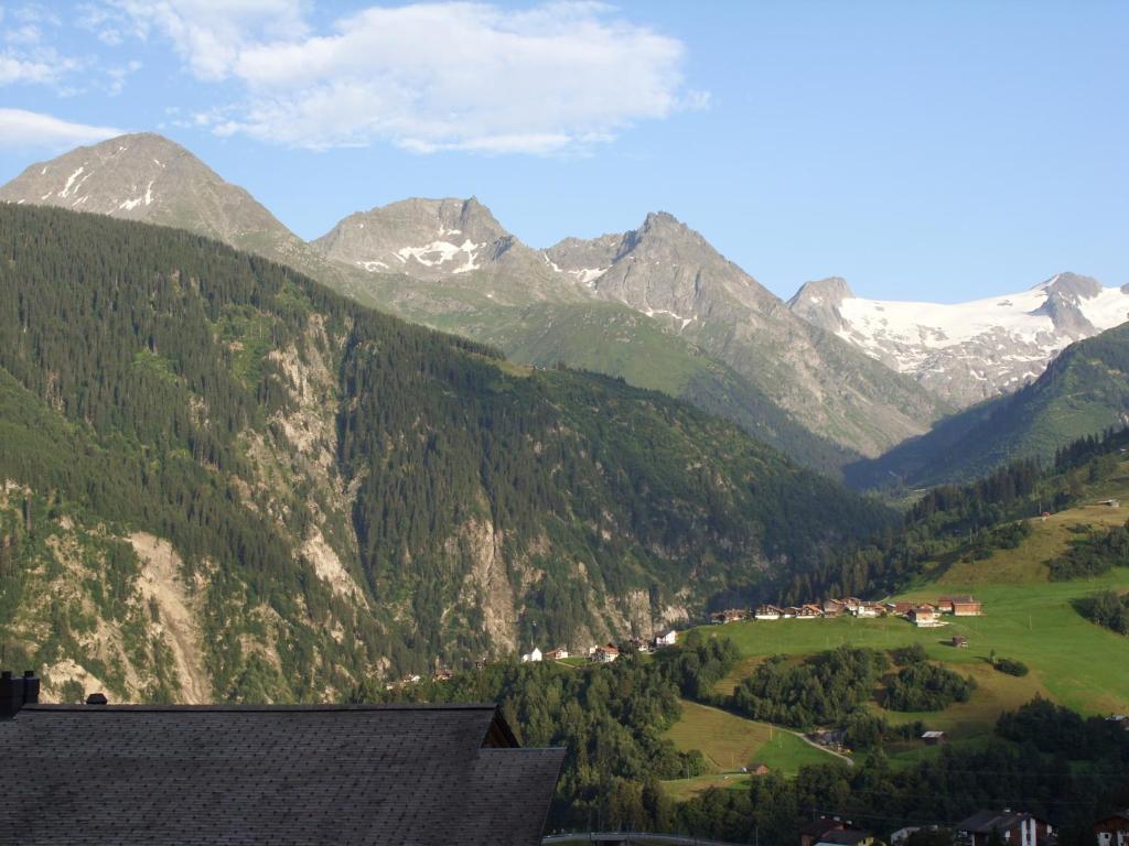Hotel Pez Ault Disentis Exteriör bild