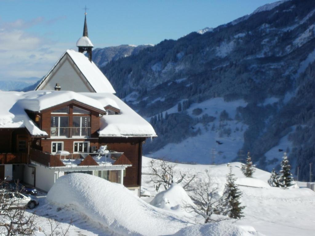 Hotel Pez Ault Disentis Exteriör bild