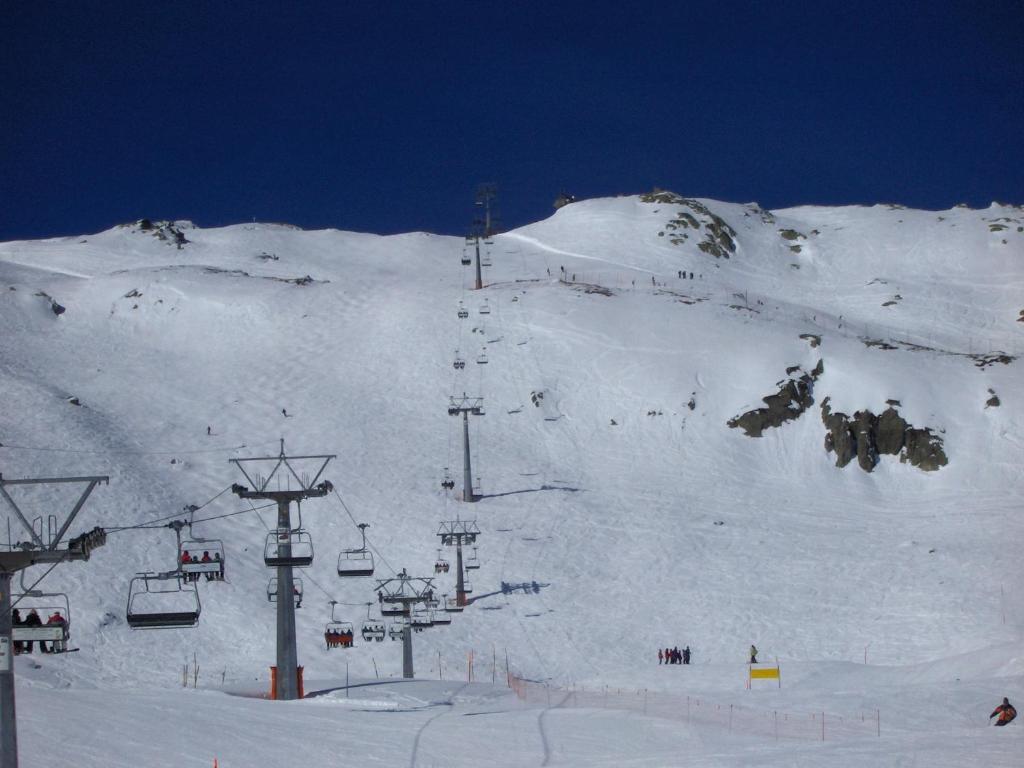Hotel Pez Ault Disentis Exteriör bild