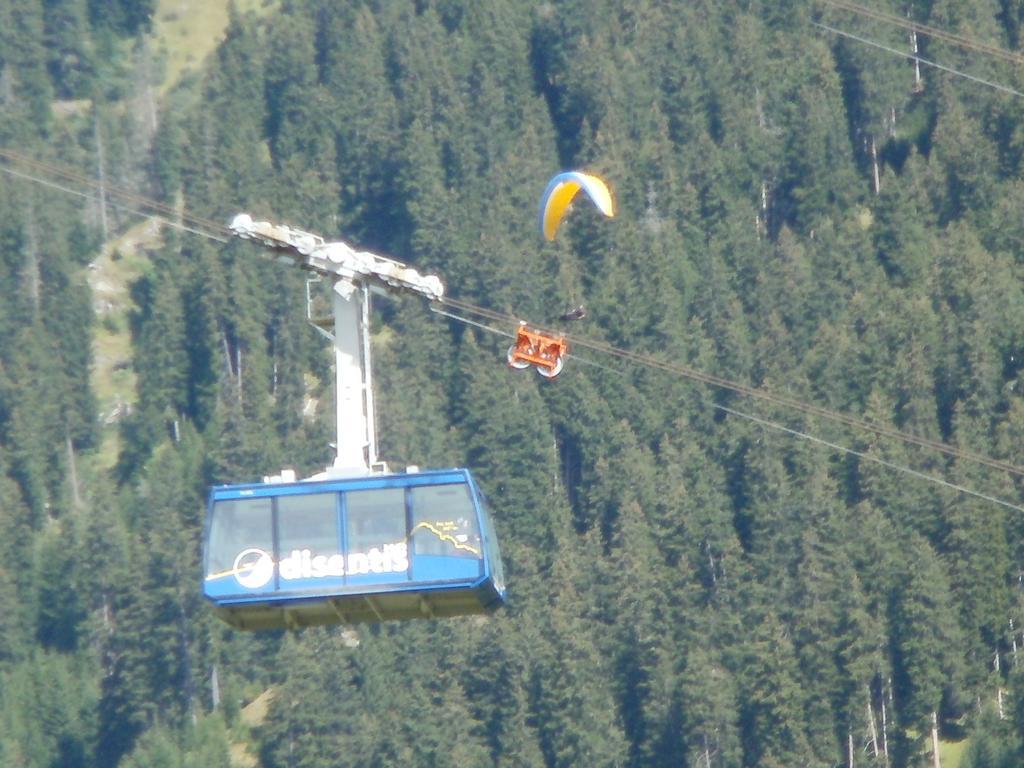 Hotel Pez Ault Disentis Exteriör bild