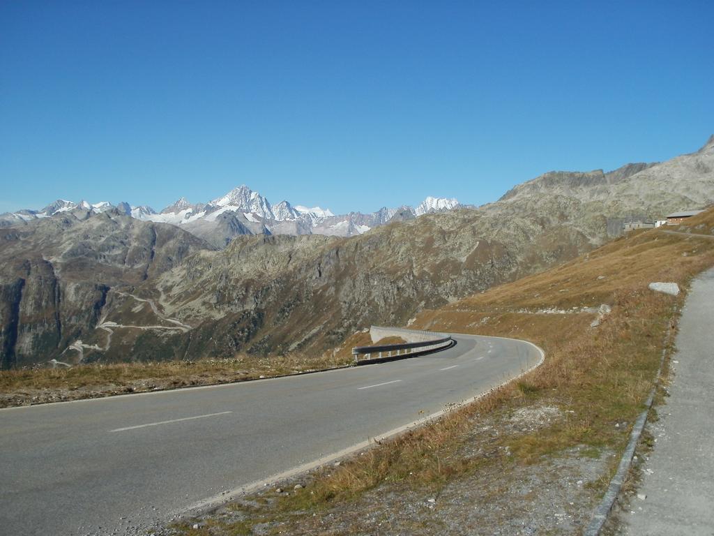 Hotel Pez Ault Disentis Exteriör bild