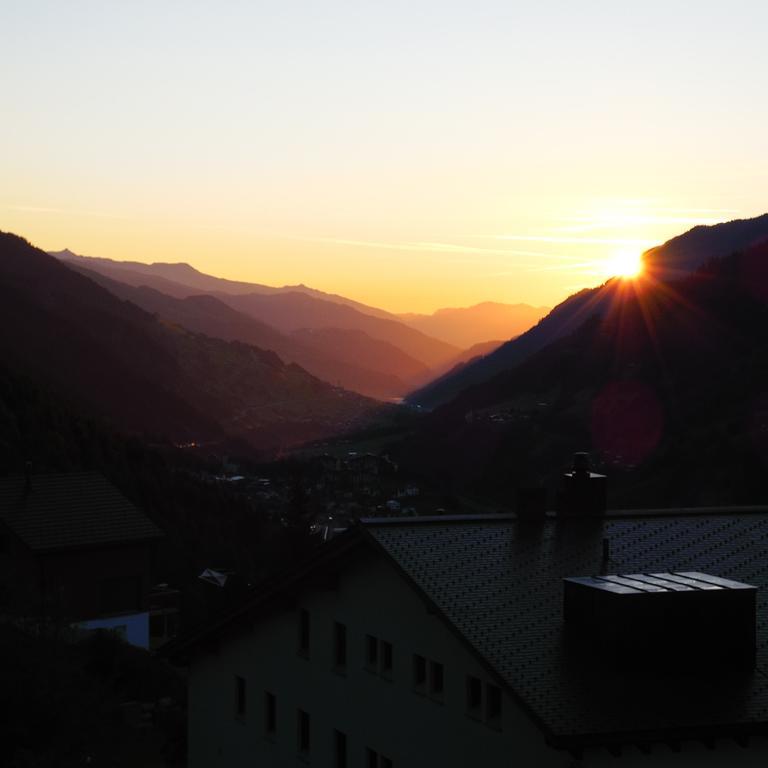 Hotel Pez Ault Disentis Exteriör bild