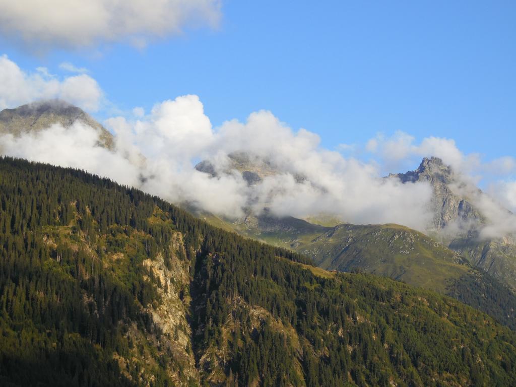 Hotel Pez Ault Disentis Exteriör bild