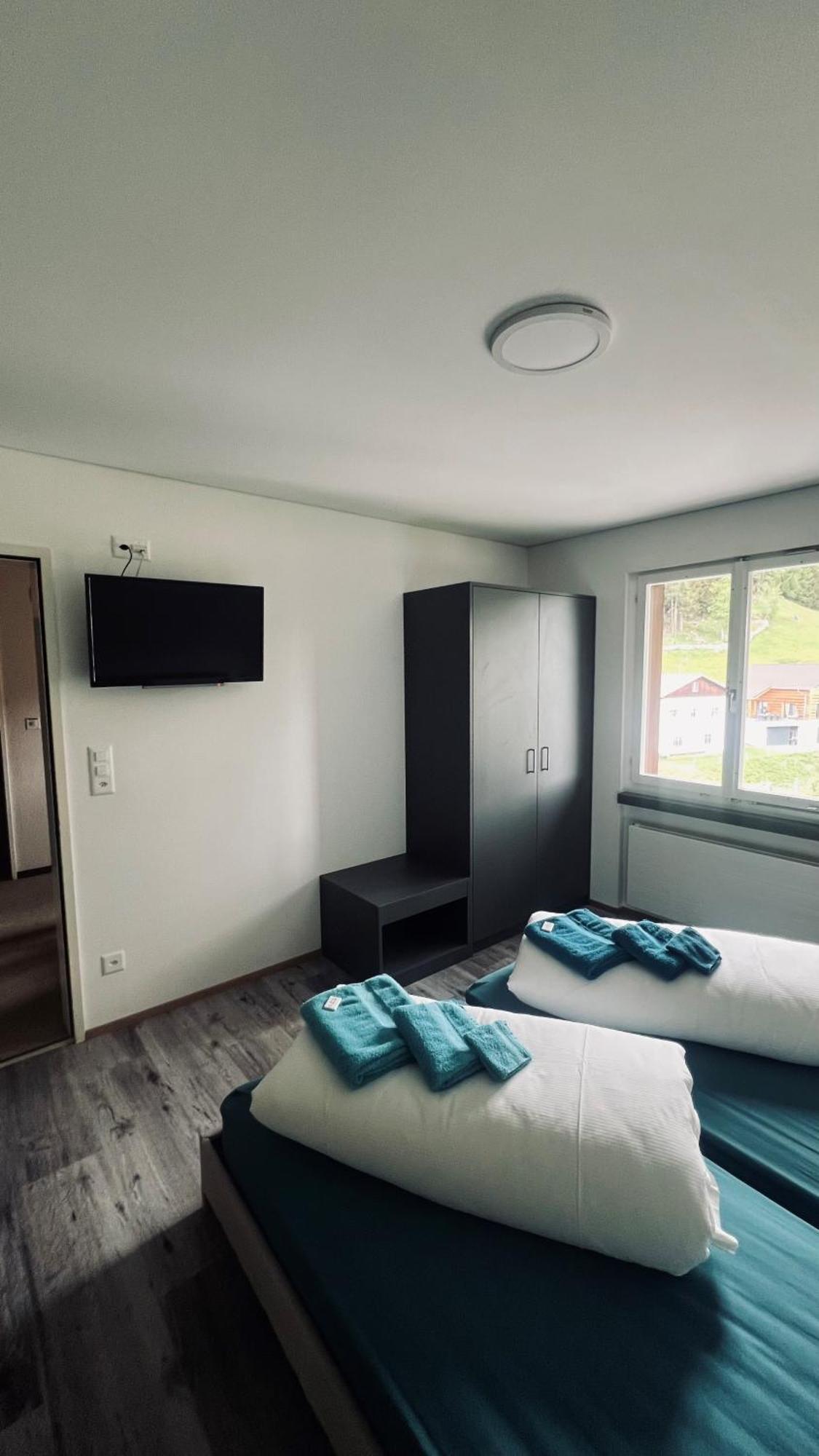 Hotel Pez Ault Disentis Exteriör bild
