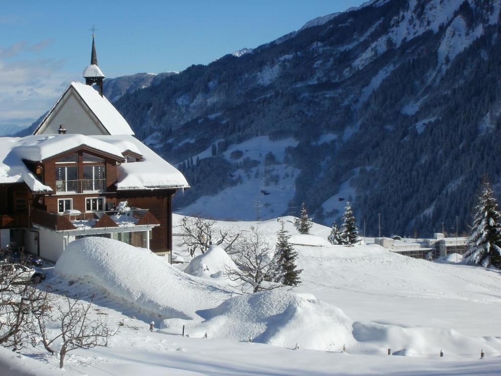 Hotel Pez Ault Disentis Exteriör bild
