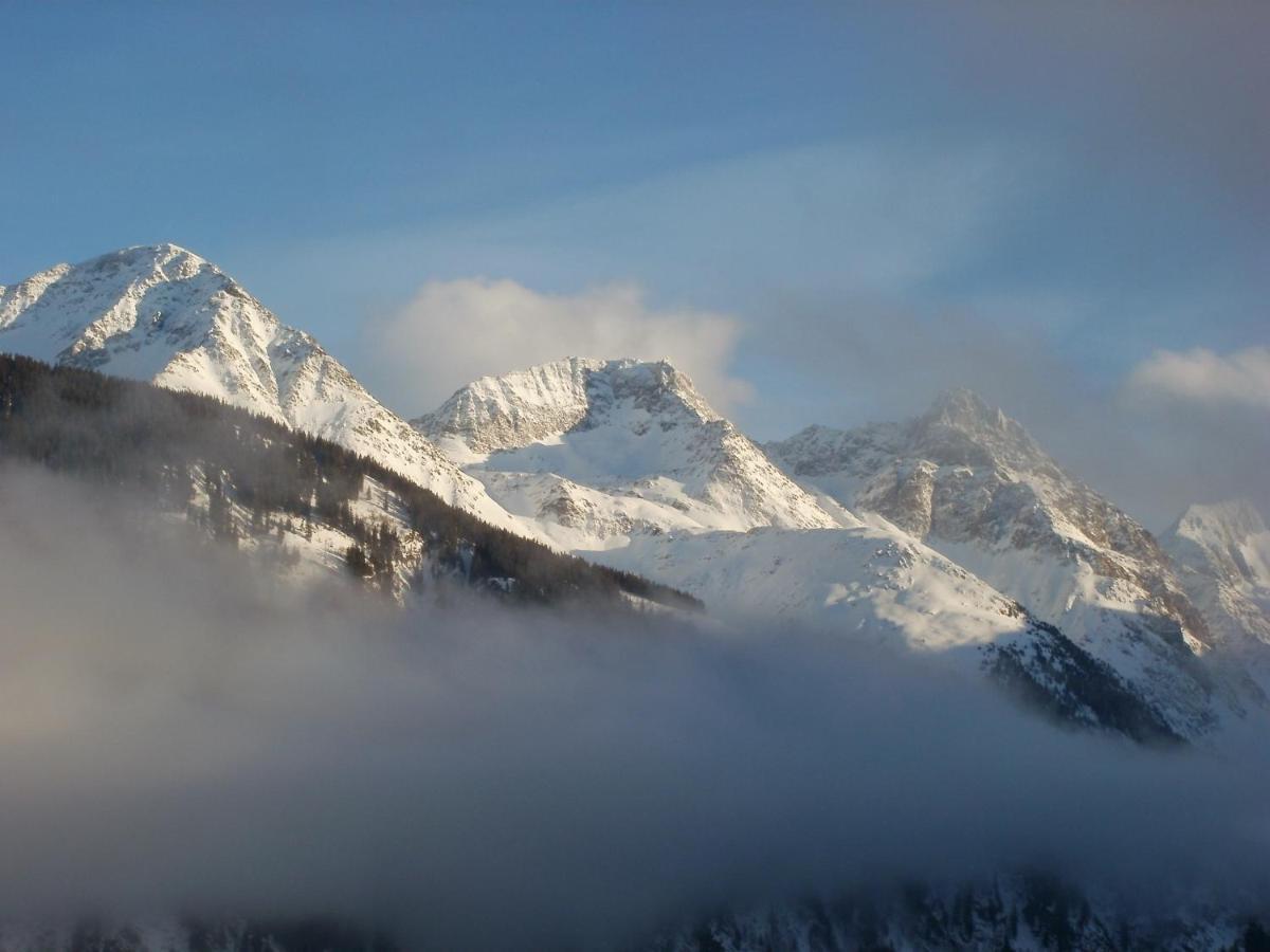 Hotel Pez Ault Disentis Exteriör bild